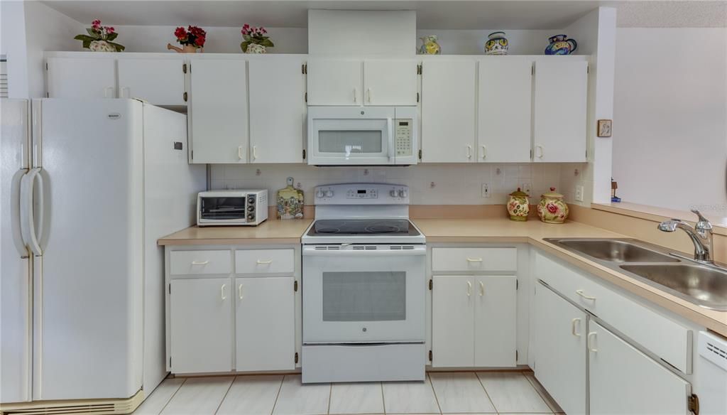 待售: $379,000 (2 贝兹, 2 浴室, 1248 平方英尺)