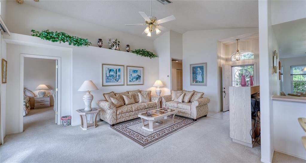 待售: $379,000 (2 贝兹, 2 浴室, 1248 平方英尺)