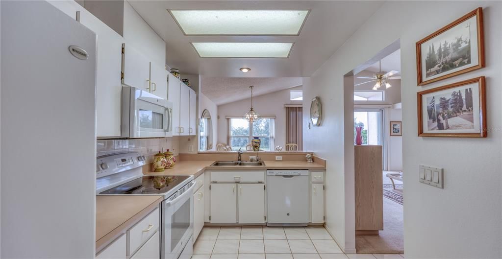 待售: $379,000 (2 贝兹, 2 浴室, 1248 平方英尺)