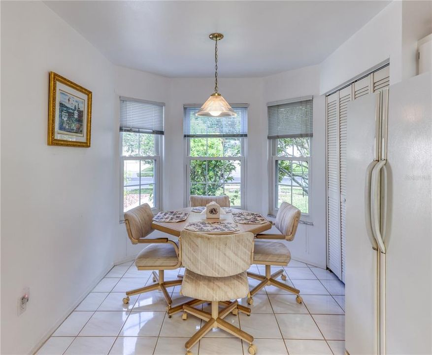 待售: $379,000 (2 贝兹, 2 浴室, 1248 平方英尺)