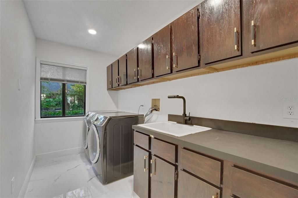 For Sale: $1,049,000 (4 beds, 4 baths, 4200 Square Feet)