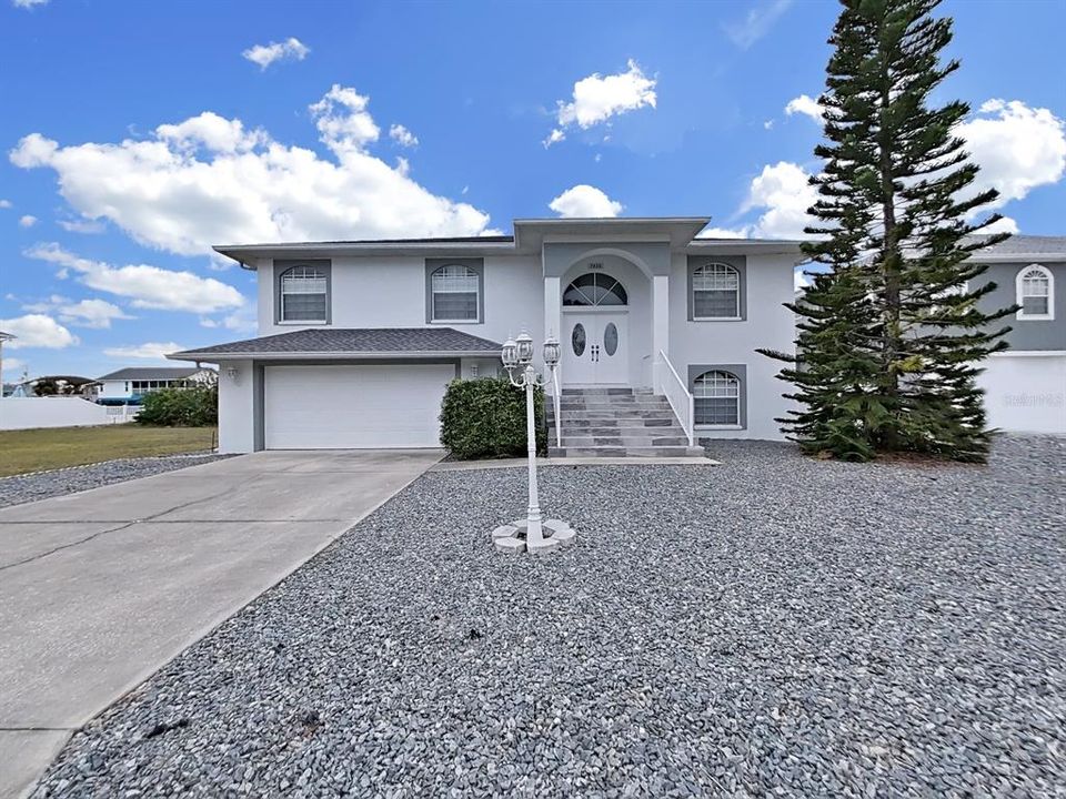 待售: $799,000 (4 贝兹, 2 浴室, 2410 平方英尺)