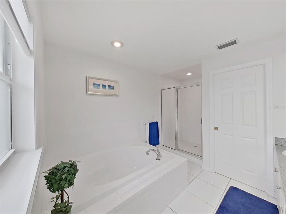 待售: $799,000 (4 贝兹, 2 浴室, 2410 平方英尺)