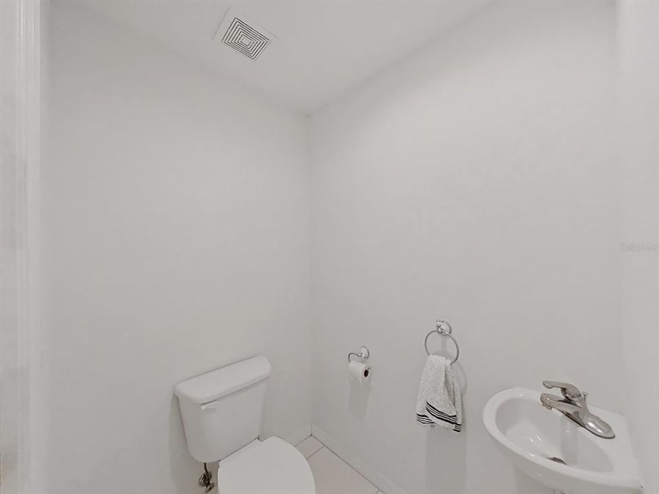 待售: $799,000 (4 贝兹, 2 浴室, 2410 平方英尺)