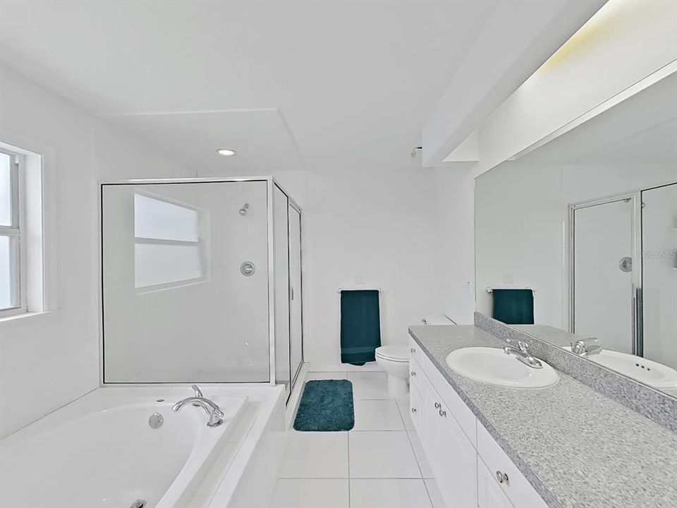 待售: $799,000 (4 贝兹, 2 浴室, 2410 平方英尺)