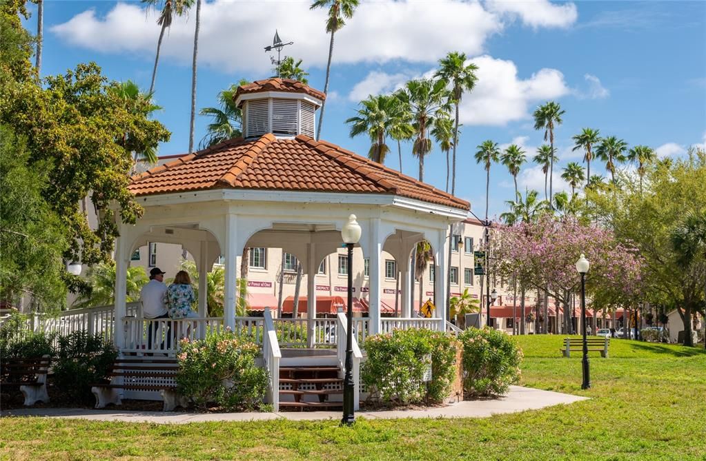 待售: $919,000 (4 贝兹, 3 浴室, 2578 平方英尺)