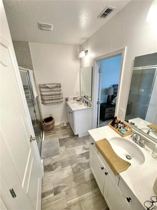 На продажу: $319,900 (3 спален, 2 ванн, 1479 Квадратных фут)