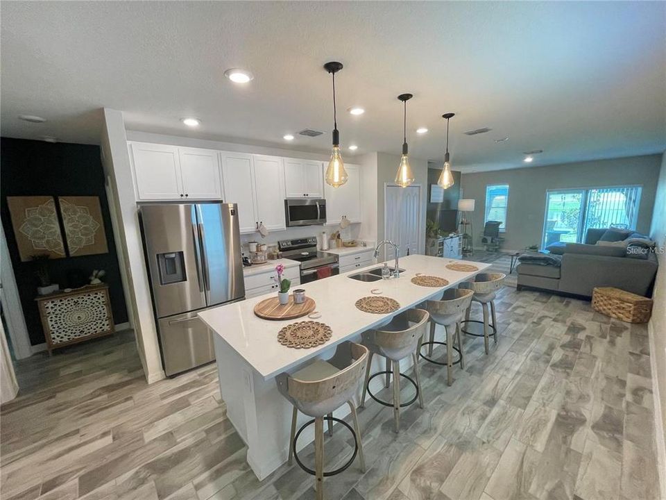 На продажу: $319,900 (3 спален, 2 ванн, 1479 Квадратных фут)