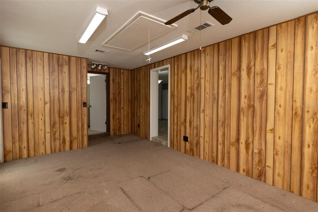 Active With Contract: $299,000 (2 beds, 2 baths, 1068 Square Feet)