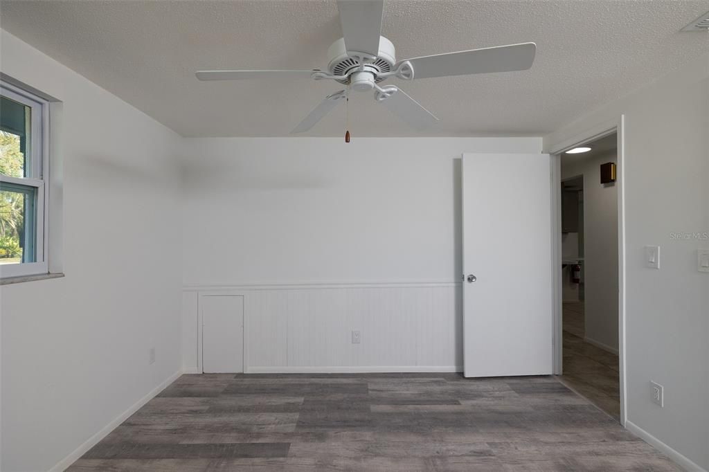 Active With Contract: $299,000 (2 beds, 2 baths, 1068 Square Feet)