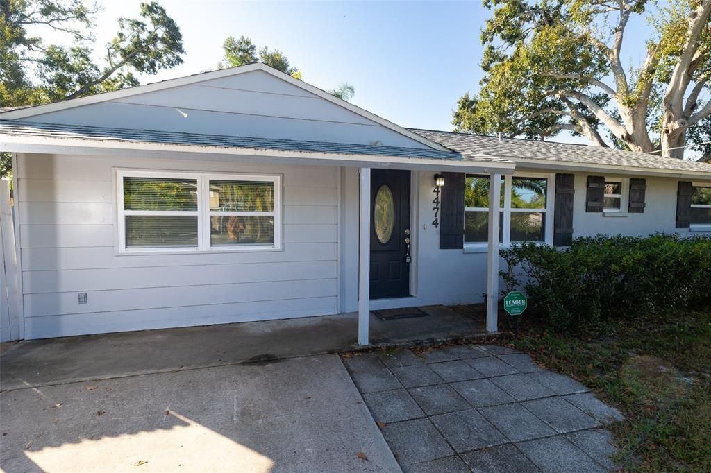 Active With Contract: $299,000 (2 beds, 2 baths, 1068 Square Feet)