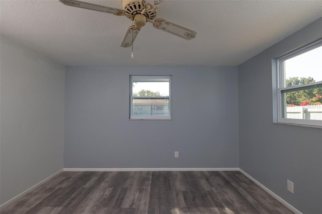 Active With Contract: $299,000 (2 beds, 2 baths, 1068 Square Feet)