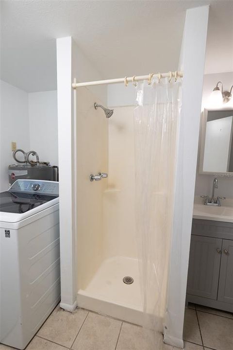 Active With Contract: $299,000 (2 beds, 2 baths, 1068 Square Feet)