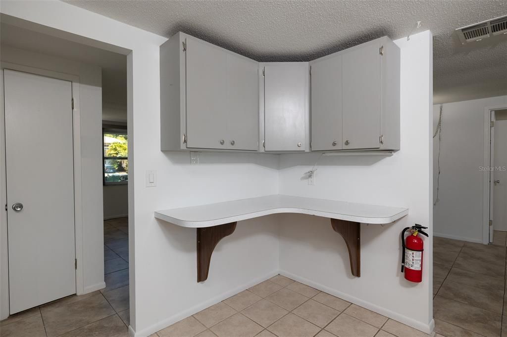 Active With Contract: $299,000 (2 beds, 2 baths, 1068 Square Feet)