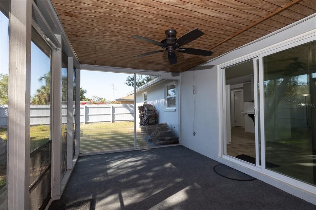 Active With Contract: $299,000 (2 beds, 2 baths, 1068 Square Feet)