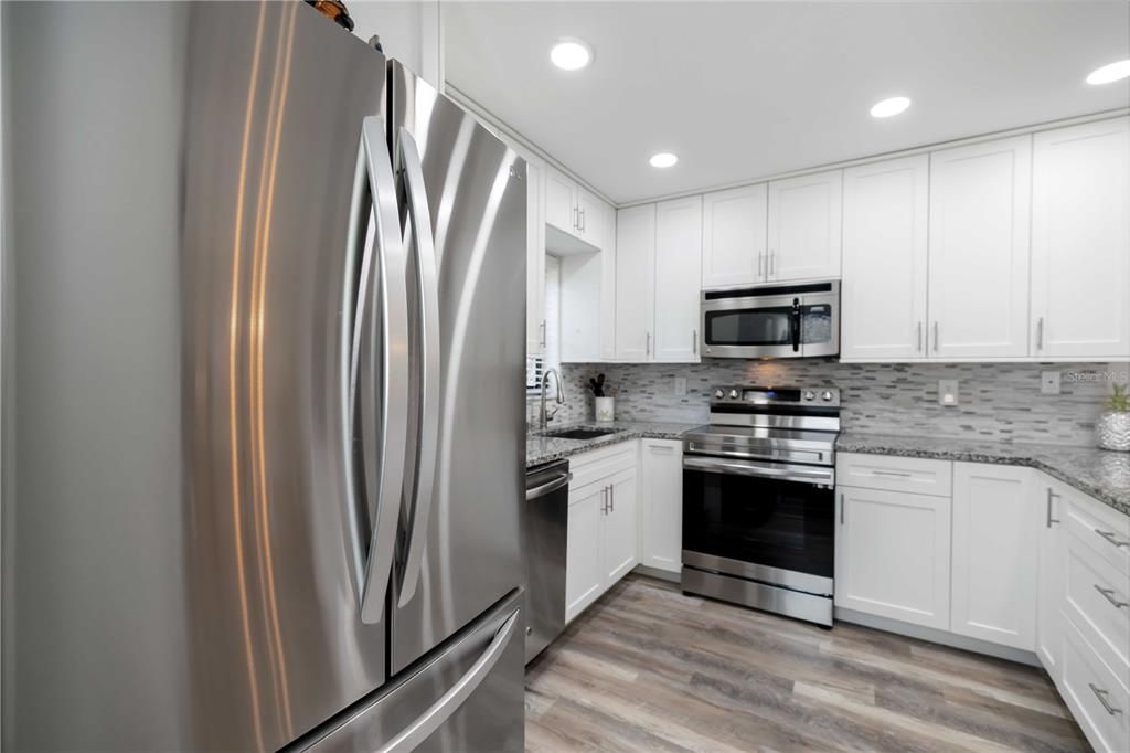 For Sale: $219,000 (2 beds, 2 baths, 1209 Square Feet)