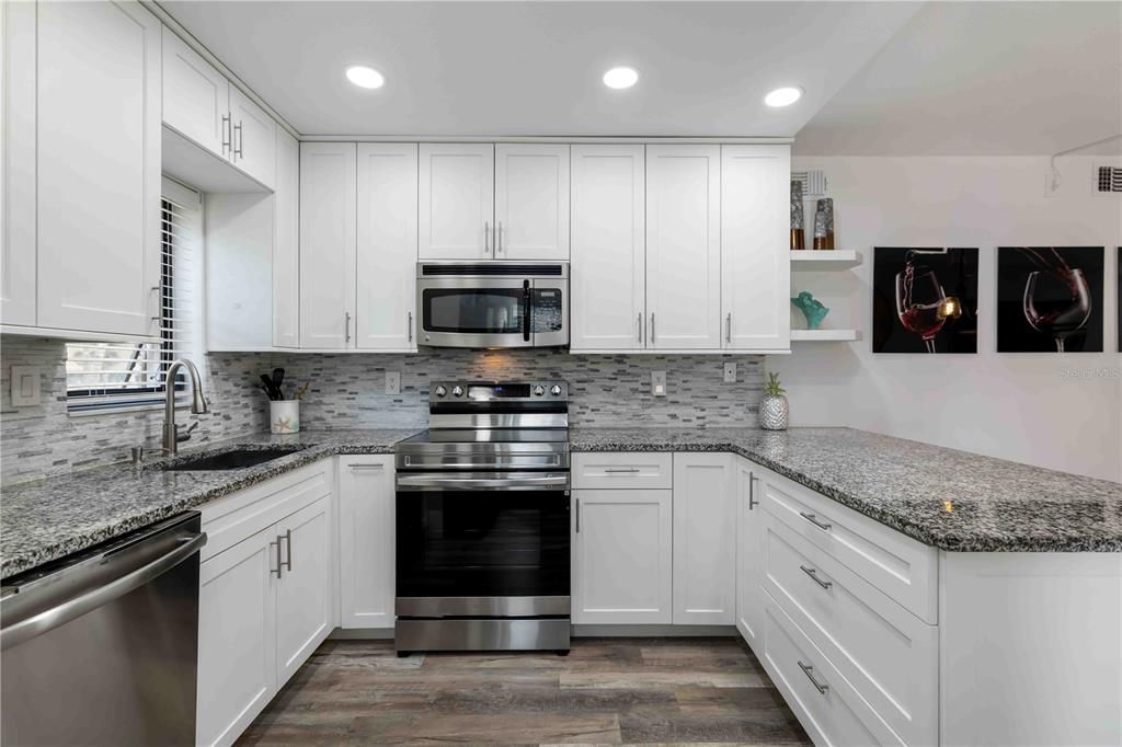 For Sale: $219,000 (2 beds, 2 baths, 1209 Square Feet)