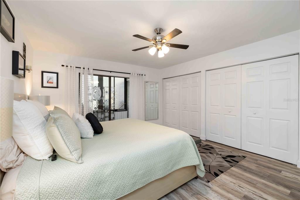 For Sale: $219,000 (2 beds, 2 baths, 1209 Square Feet)