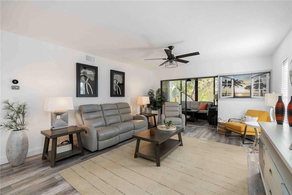 For Sale: $219,000 (2 beds, 2 baths, 1209 Square Feet)