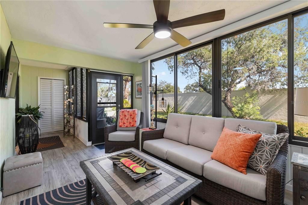 For Sale: $219,000 (2 beds, 2 baths, 1209 Square Feet)