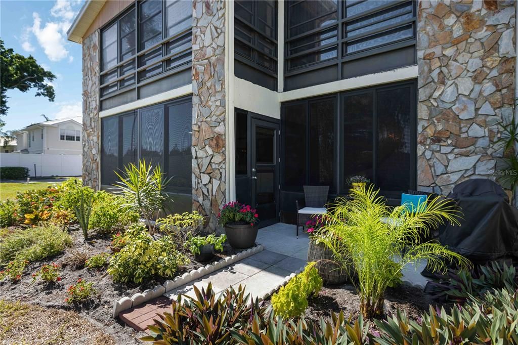 For Sale: $219,000 (2 beds, 2 baths, 1209 Square Feet)