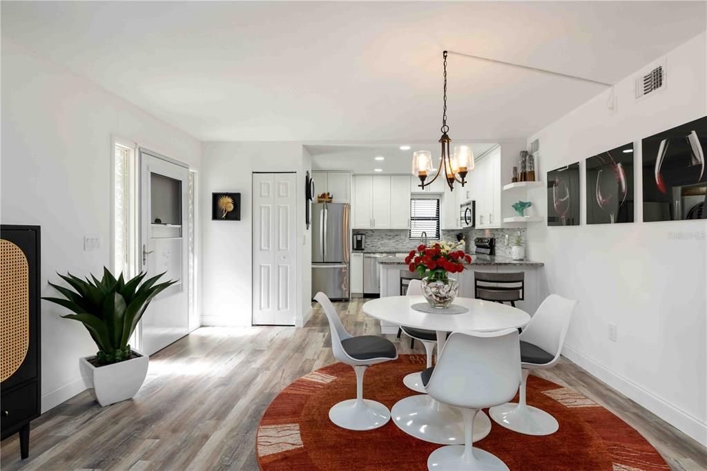 For Sale: $219,000 (2 beds, 2 baths, 1209 Square Feet)