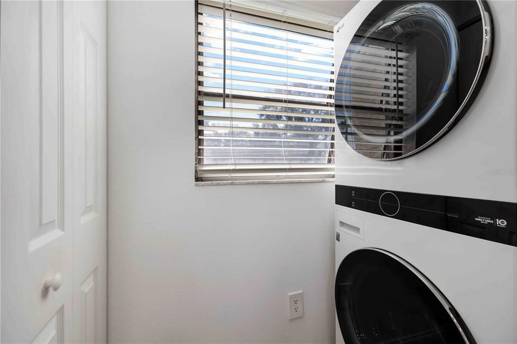 For Sale: $219,000 (2 beds, 2 baths, 1209 Square Feet)