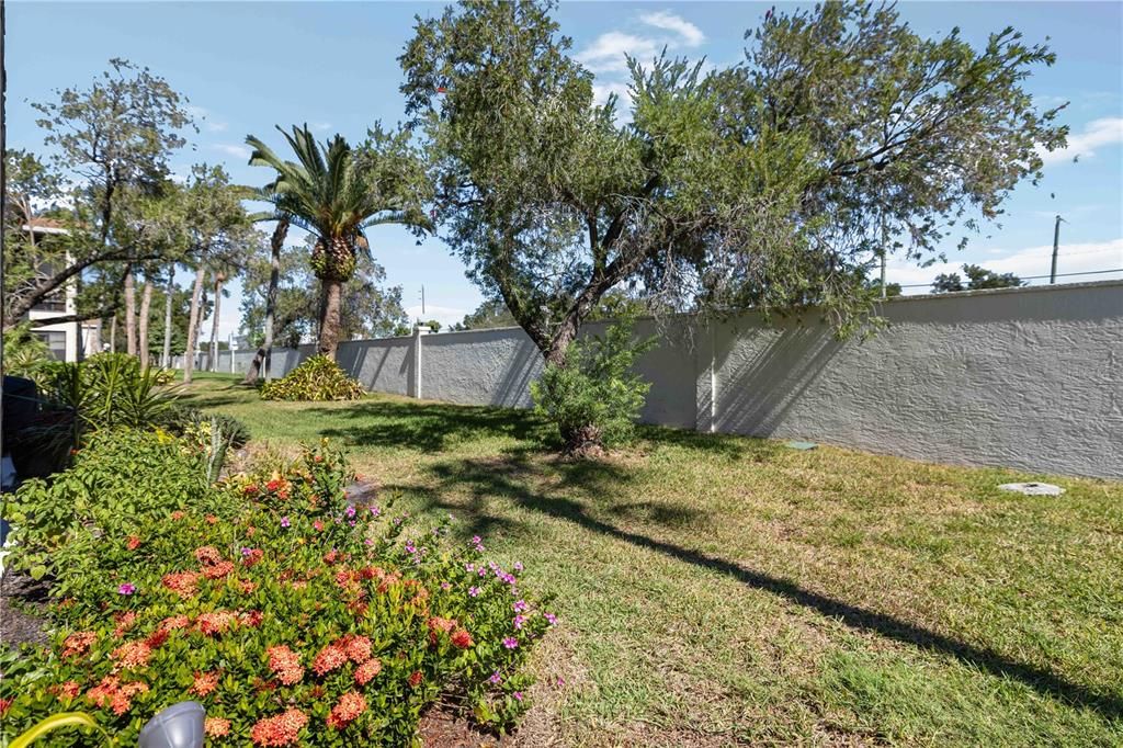 For Sale: $219,000 (2 beds, 2 baths, 1209 Square Feet)