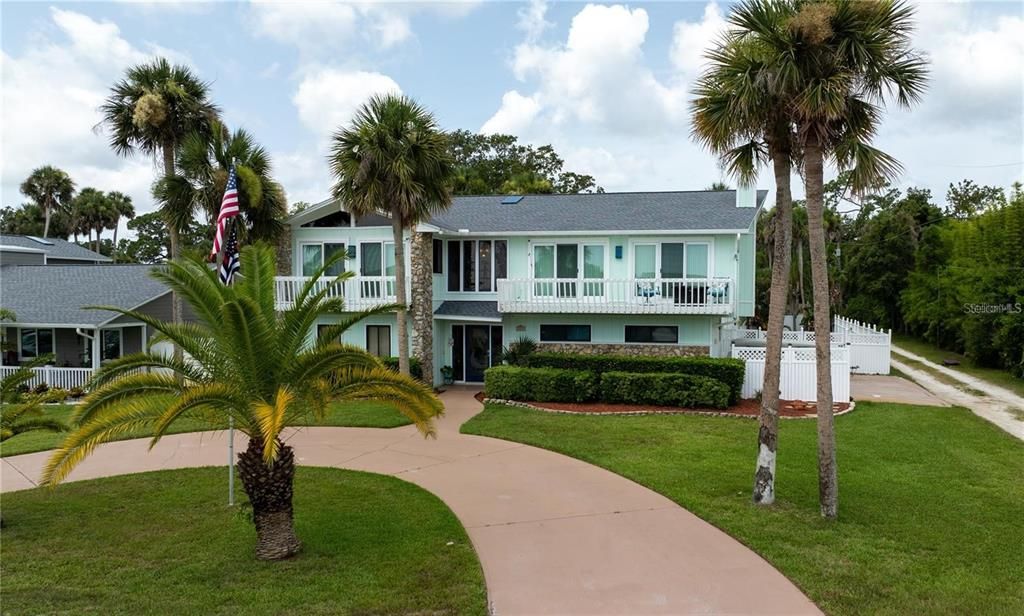 En Venta: $1,185,000 (4 camas, 4 baños, 3216 Pies cuadrados)