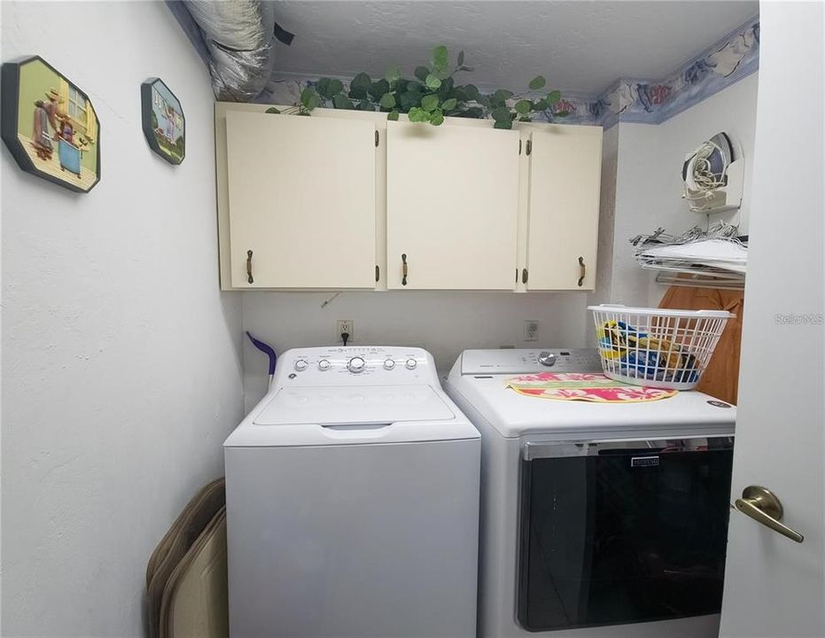 En Venta: $1,185,000 (4 camas, 4 baños, 3216 Pies cuadrados)