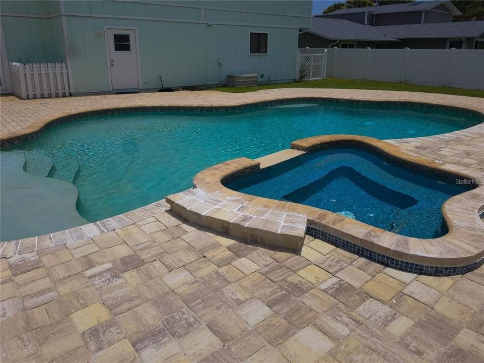 En Venta: $1,185,000 (4 camas, 4 baños, 3216 Pies cuadrados)