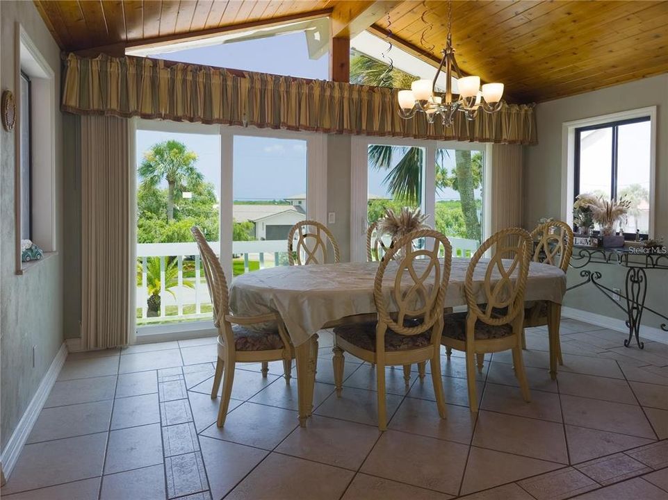 En Venta: $1,185,000 (4 camas, 4 baños, 3216 Pies cuadrados)