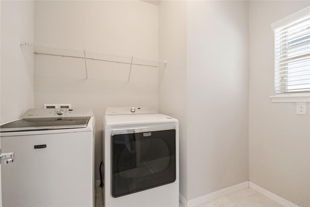 Activo con contrato: $500,000 (3 camas, 2 baños, 1986 Pies cuadrados)