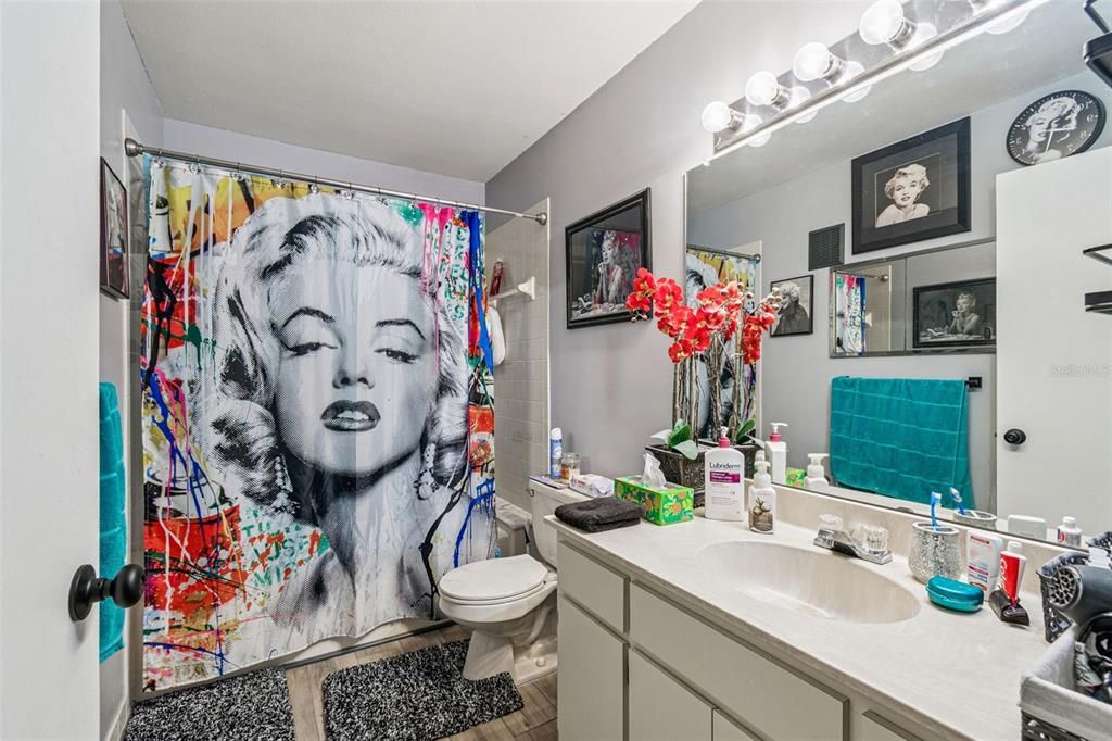 待售: $289,500 (2 贝兹, 2 浴室, 1680 平方英尺)