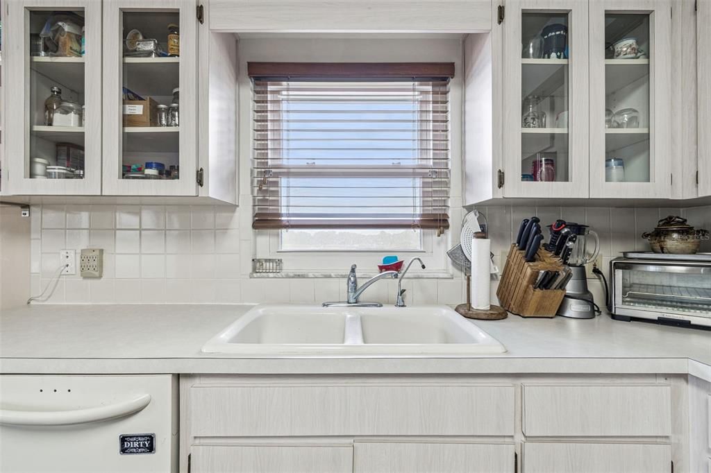 待售: $289,500 (2 贝兹, 2 浴室, 1680 平方英尺)