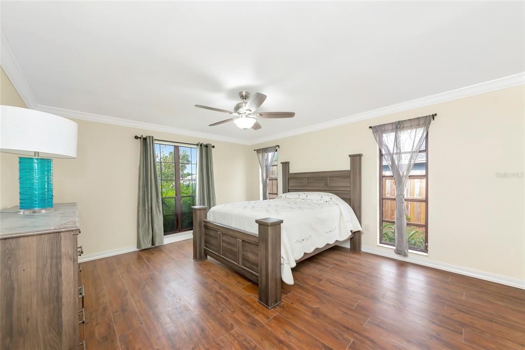 Active With Contract: $525,000 (3 beds, 3 baths, 2085 Square Feet)