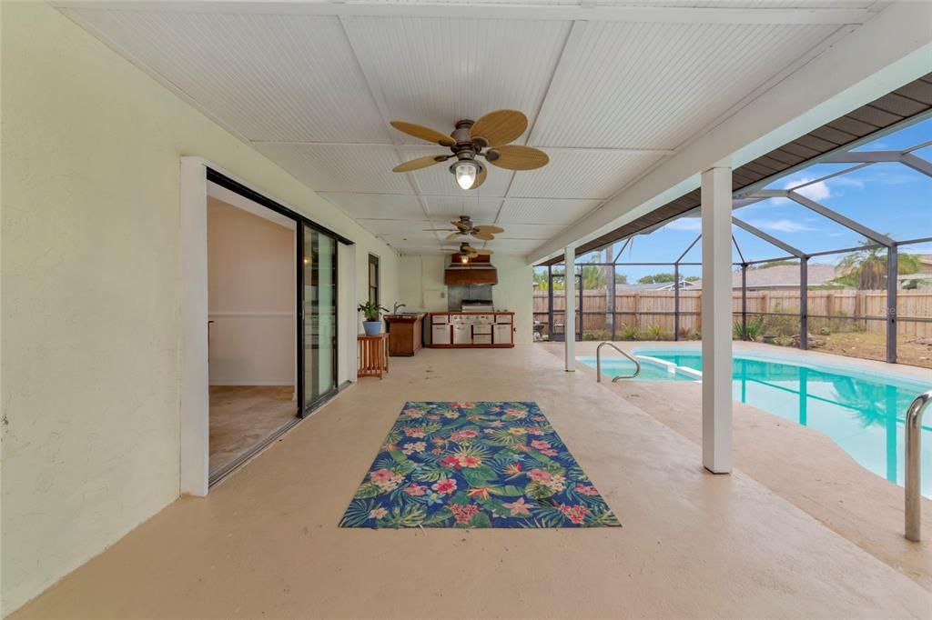 Active With Contract: $525,000 (3 beds, 3 baths, 2085 Square Feet)