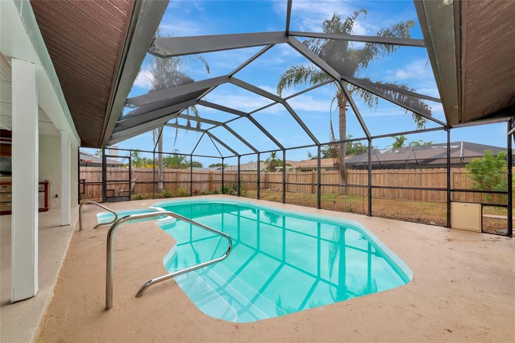 Active With Contract: $525,000 (3 beds, 3 baths, 2085 Square Feet)