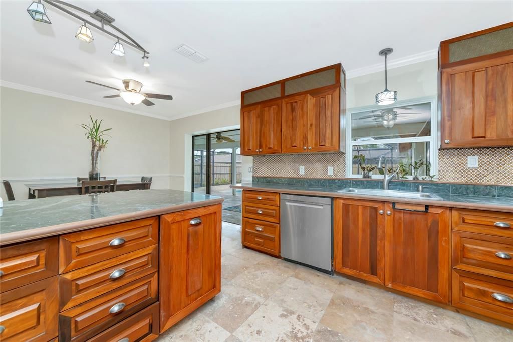 Active With Contract: $525,000 (3 beds, 3 baths, 2085 Square Feet)