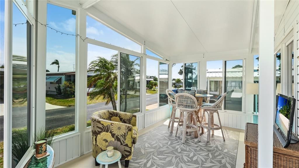 待售: $179,000 (2 贝兹, 2 浴室, 1056 平方英尺)