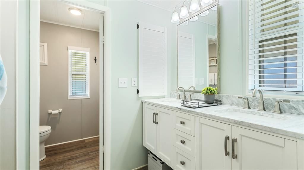 待售: $179,000 (2 贝兹, 2 浴室, 1056 平方英尺)