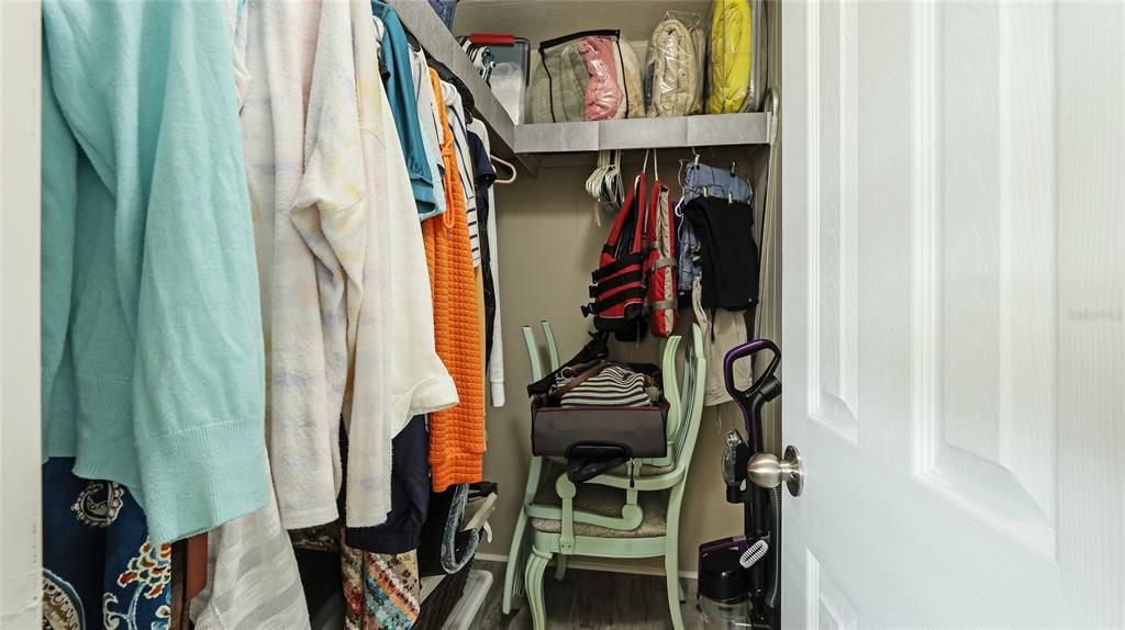 待售: $179,000 (2 贝兹, 2 浴室, 1056 平方英尺)