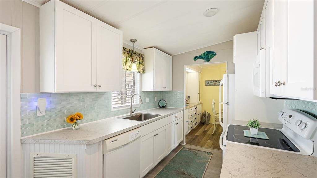 待售: $179,000 (2 贝兹, 2 浴室, 1056 平方英尺)