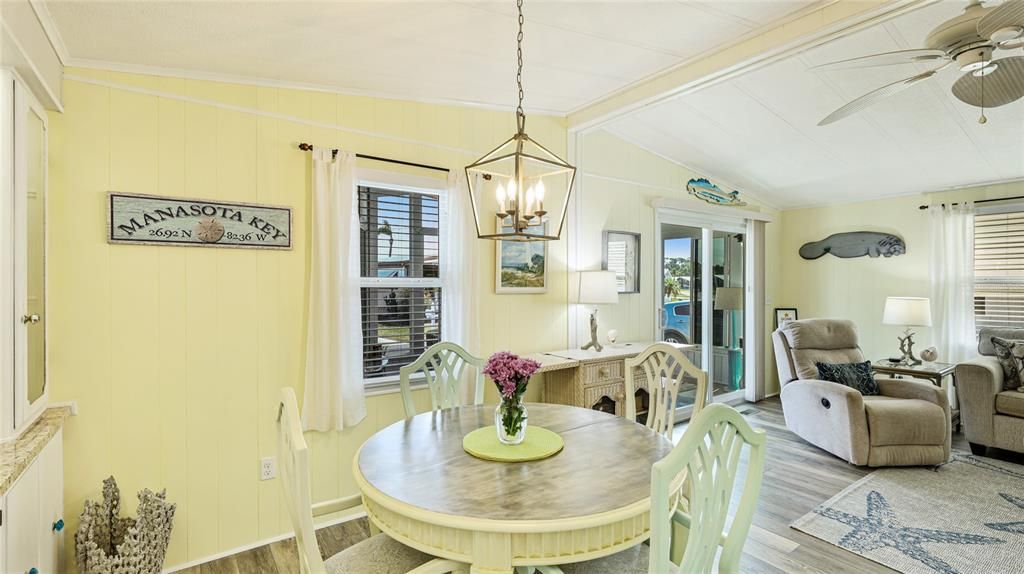 待售: $179,000 (2 贝兹, 2 浴室, 1056 平方英尺)