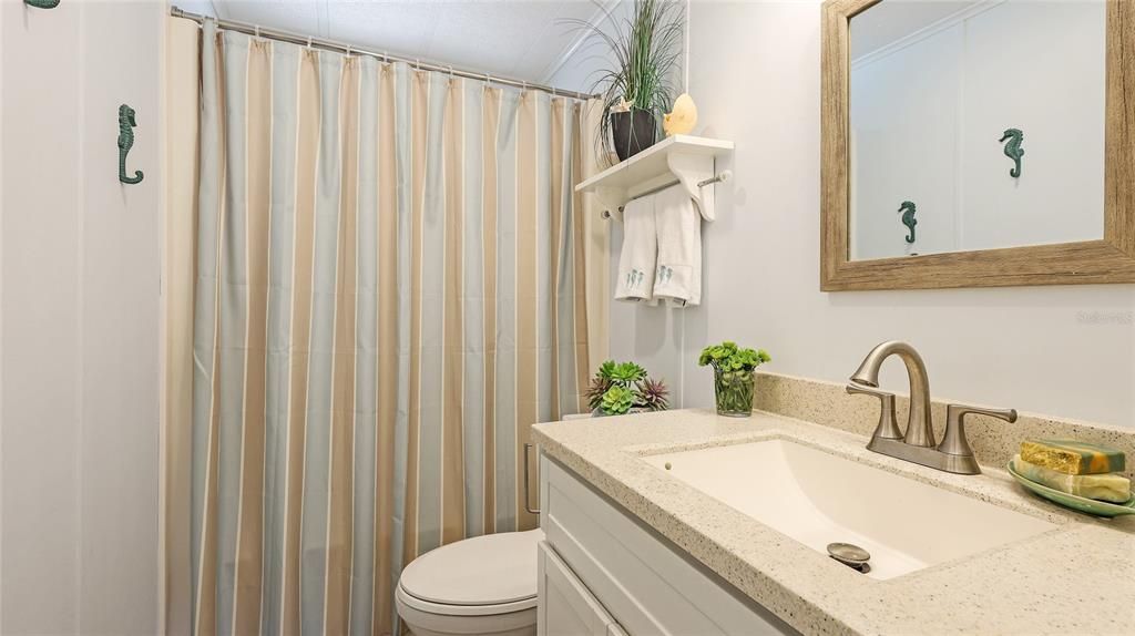 待售: $179,000 (2 贝兹, 2 浴室, 1056 平方英尺)