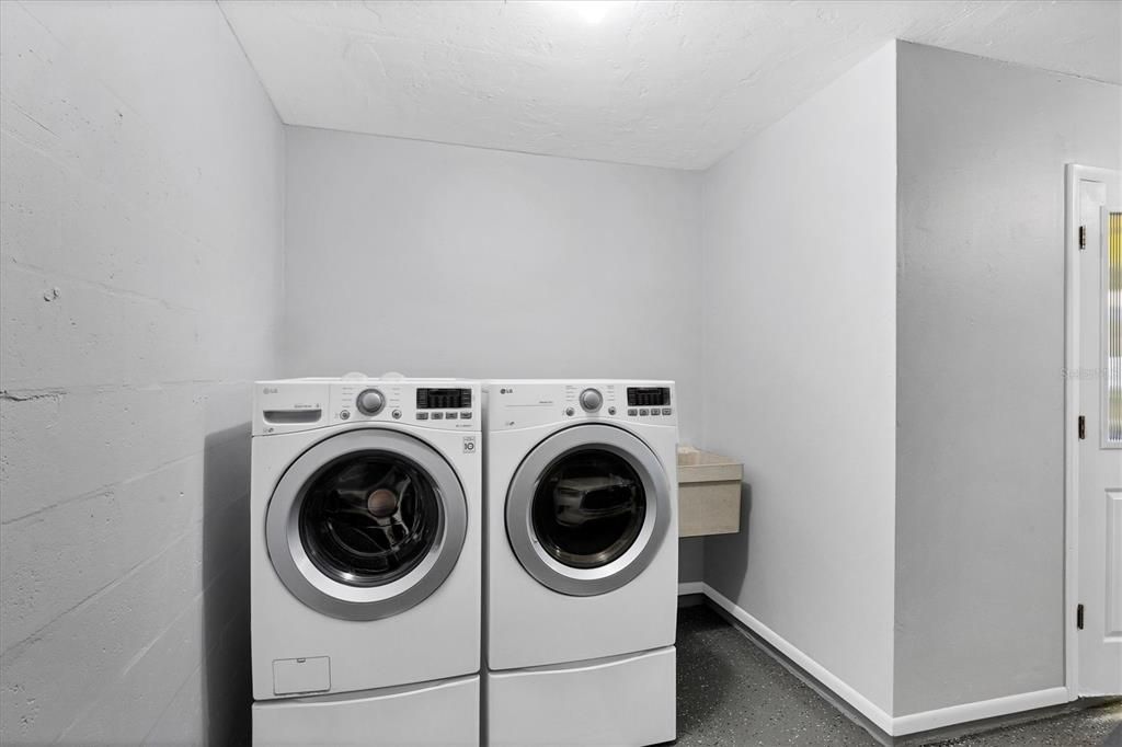 For Sale: $469,000 (3 beds, 2 baths, 1744 Square Feet)