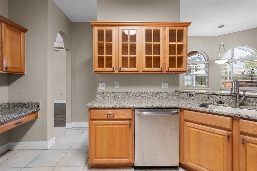 На продажу: $485,000 (4 спален, 3 ванн, 2560 Квадратных фут)