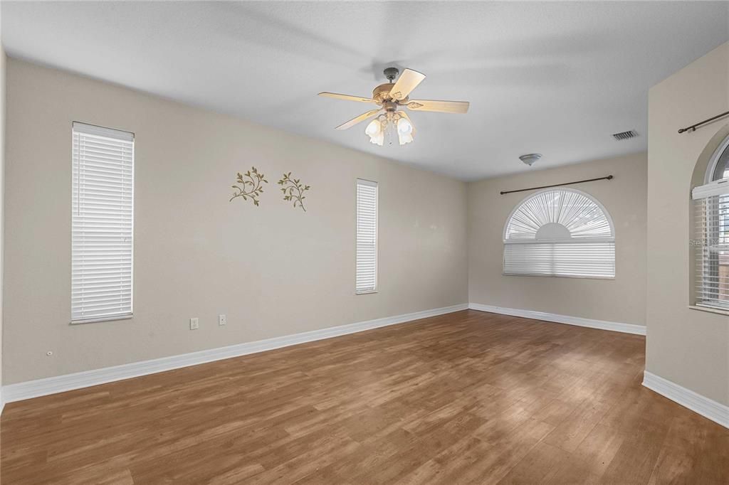 На продажу: $485,000 (4 спален, 3 ванн, 2560 Квадратных фут)