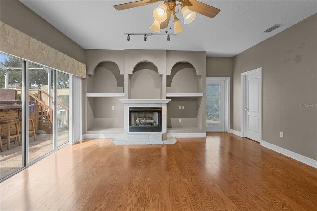 На продажу: $485,000 (4 спален, 3 ванн, 2560 Квадратных фут)