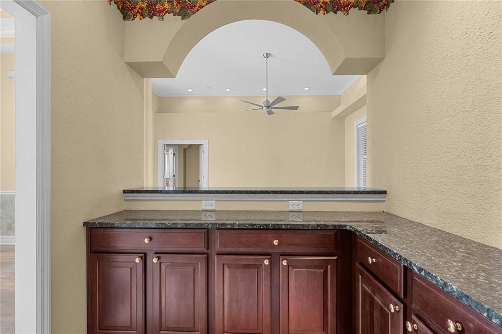 На продажу: $485,000 (4 спален, 3 ванн, 2560 Квадратных фут)